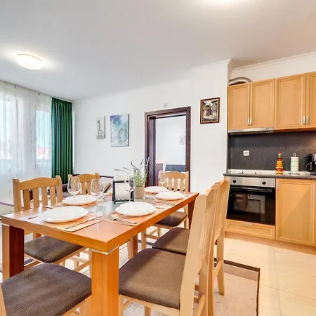 Apartment By The Fireplace Cozy 2bd Flat With A View By Flat Mаnager