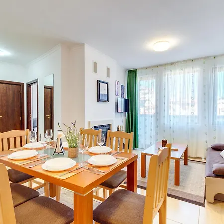 By The Fireplace Cozy 2bd Flat With A View By Flat Mаnager Apartment *